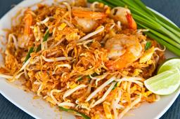 Cách làm Pad Thái chua cay cực ngon miệng tại nhà trong mùa dịch
