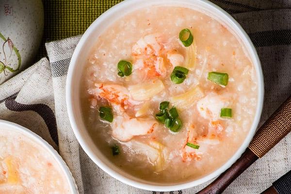 Cách nấu cháo tôm ngon ngọt, không tốn thời gian