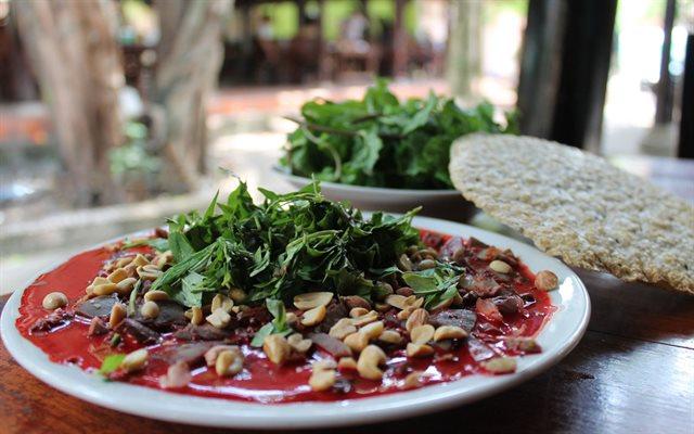 Cách hãm tiết canh vịt bằng nước mắm và cách đánh tiết canh vịt thành công