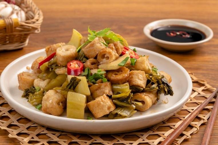 Cách làm lòng heo xào cải chua giòn giòn, lạ miệng, ăn vào dễ nghiền