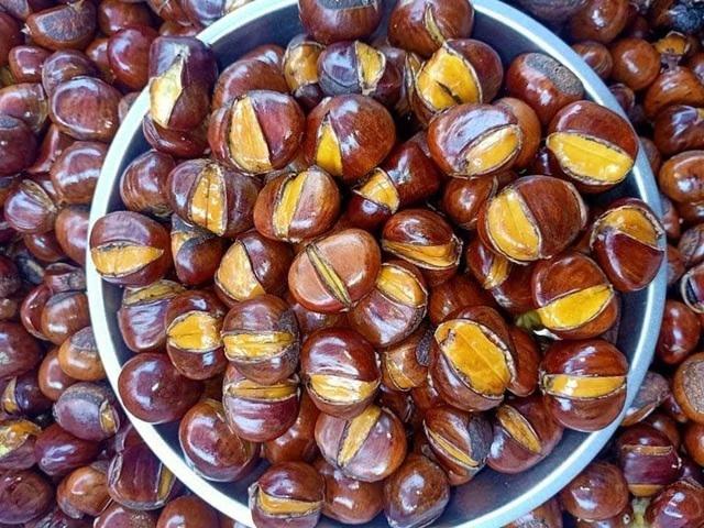 Cách luộc hạt dẻ đảm bảo mềm, bở, ngọt, ngon không kém gì ngoài hàng