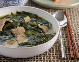 Cách nấu canh rau lang thịt bò cho bữa cơm gia đình thêm phần ngon miệng