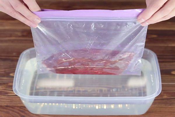 2 mẹo hút chân không thực phẩm hiệu quả mà không cần có đến máy hút chân không