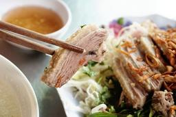 Gỏi vịt - món quà chiều ngon, bổ, rẻ nhưng chưa nhiều người biết của Hội An