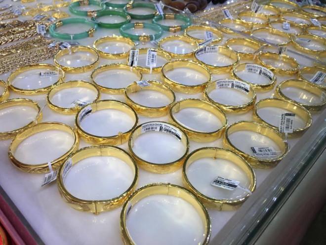 Giá vàng hôm nay 25/1: Vàng trong nước chính thức vượt ngưỡng 62 triệu đồng/lượng