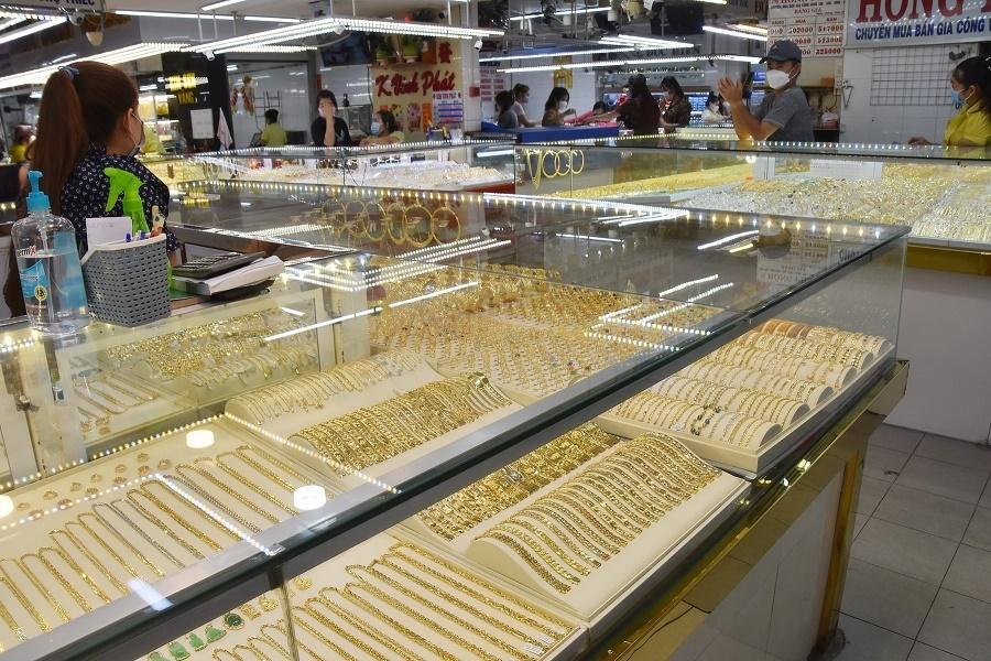 Giá vàng hôm nay 28/1: Vàng trong nước biến động trái chiều