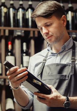 Nhãn rượu vang nói lên điều gì? Liệu bạn đã hiểu hết về chúng?