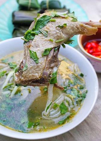 Ấm lòng ngày mưa với món bánh canh bột xắt thịt vịt đặc biệt của miền Tây