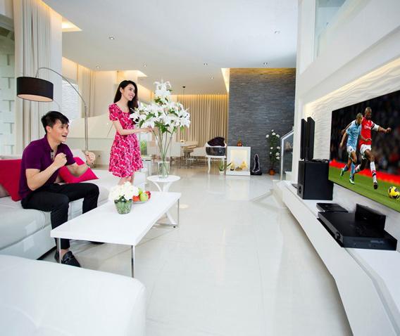 Thăm biệt thự triệu đô ở ven sông Sài Gòn của Thủy Tiên - Công Vinh