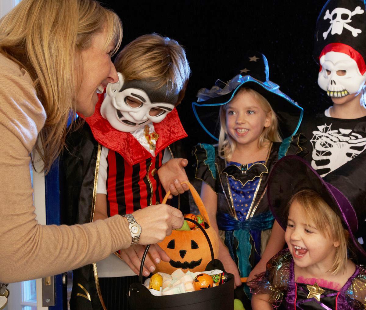 Những phong tục truyền thống thú vị của Halloween