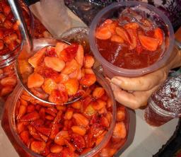 Trà dâu Đông Du, tiệm trà đêm 40 năm tuổi được Sài Gòn ưa chuộng