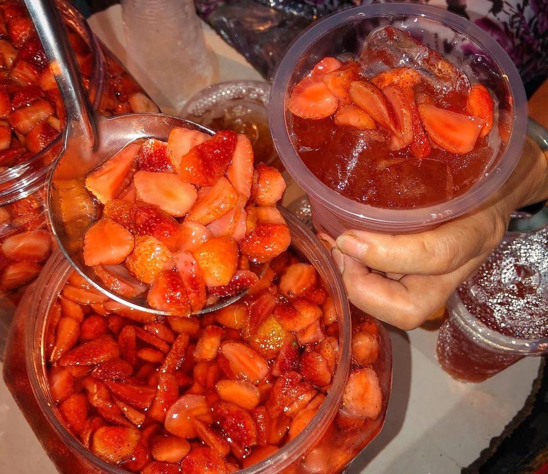 Trà dâu Đông Du, tiệm trà đêm 40 năm tuổi được Sài Gòn ưa chuộng