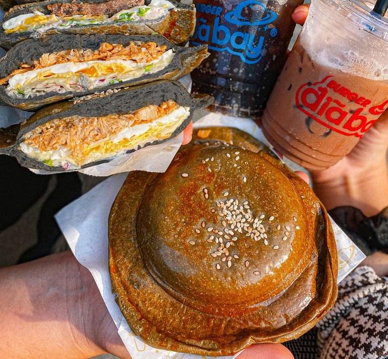 4 món bánh ăn thì ngon, chụp hình sống ảo thì đẹp ở Sài Gòn