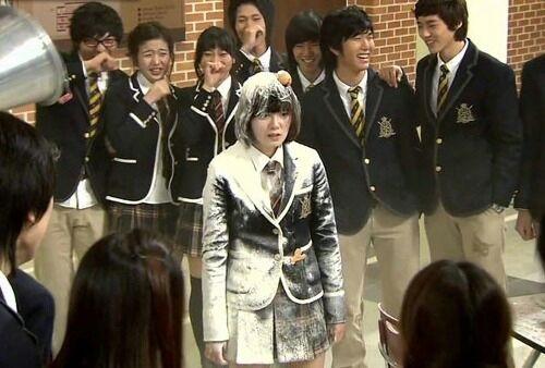 Không thể lên án bạo lực học đường bằng tư tưởng đầy bạo lực và hận thù