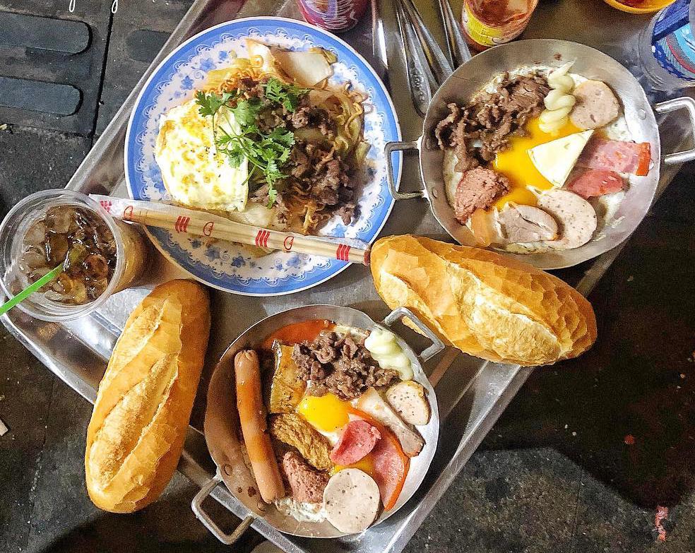 Loạt quán ăn hấp dẫn, từ ăn chơi đến ăn no đều có tại quận 1 của Sài Gòn