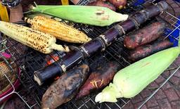 Đông Hà Nội lạnh thế này mà không ăn 10 món ăn vặt nóng hổi này thì phí quá