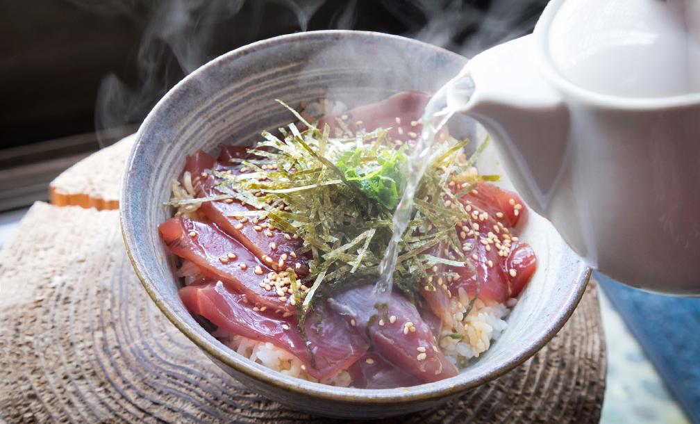 Ochazuke, món cơm chan nước trà từng bị dùng để đuổi khéo khách ở Nhật Bản