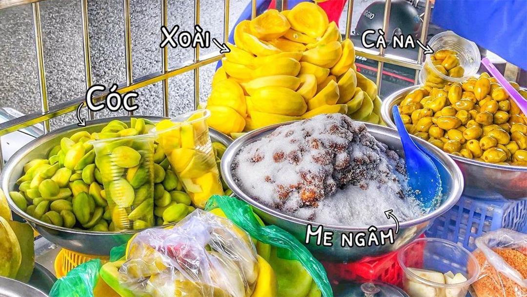 Xe trái cây 30 năm có món ổi luộc độc đáo và muối xào được mang đi Úc, Mỹ