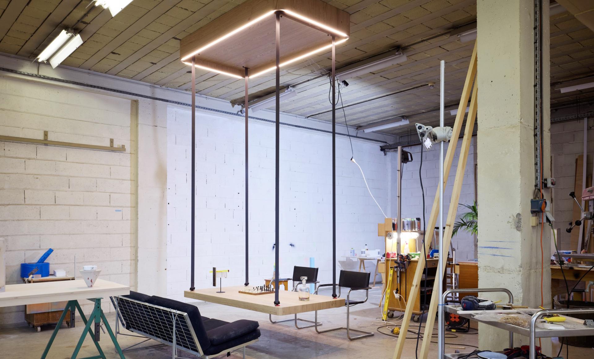 Flying Table, "chiếc bàn bay" đa năng nhà càng chật cần có