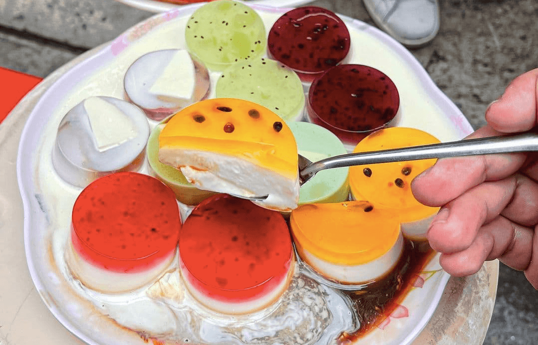 Tiệm bánh flan 12 vị thu hút "thực thần" thích chụp ảnh ở Tân Bình, Sài Gòn