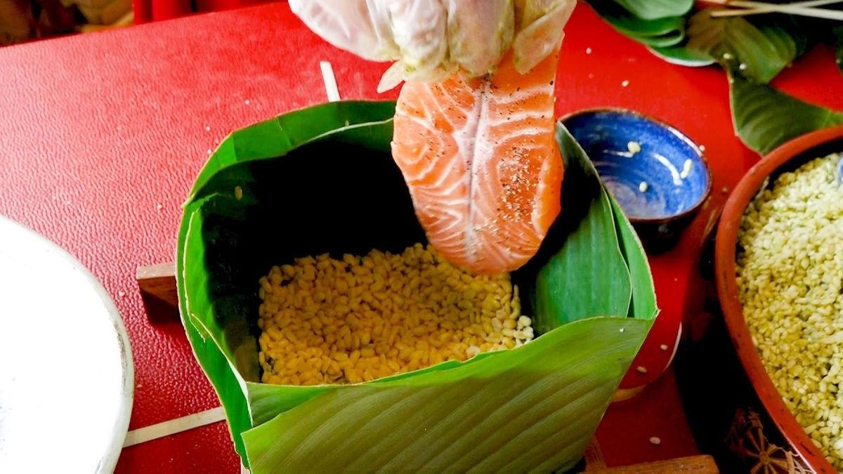 3 loại bánh chưng lạ ngày Tết gọi tên cá hồi, thịt ngan và trứng muối