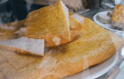 Địa chỉ mua giò chả ngon ai ăn cũng phải gật gù khen ngon ở Hà Nội