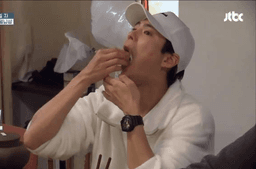 Gỏi cuốn, món Việt khiến nhiều idol Hàn Quốc đình đám "say như điếu đổ"