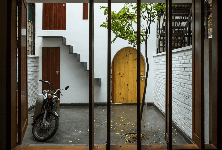 Ngôi nhà ống đậm chất truyền thống với chi phí 300 triệu ở Tây Hồ, Hà Nội