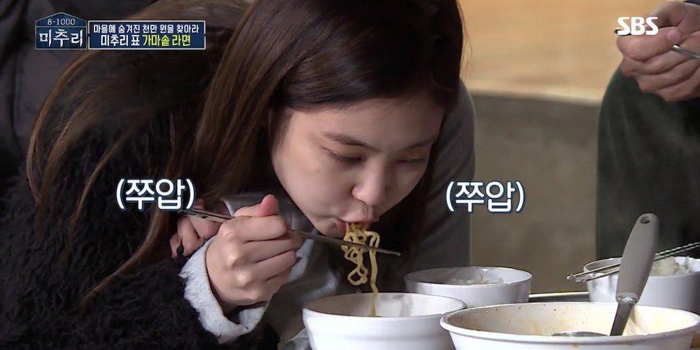 Ở nhà 130 tỷ, nhưng món ăn chân ái của Jennie chỉ là món mì ramen quốc dân