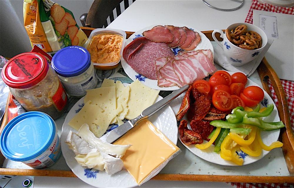 Bữa sáng vòng quanh thế giới có gì đặc biệt?