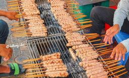 Cách làm nem nướng Nha Trang thơm ngon, hấp dẫn không kém gì ngoài hàng