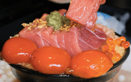 Nhà hàng sushi "chất" nhất Bangkok, chuyên bán sushi theo... tô