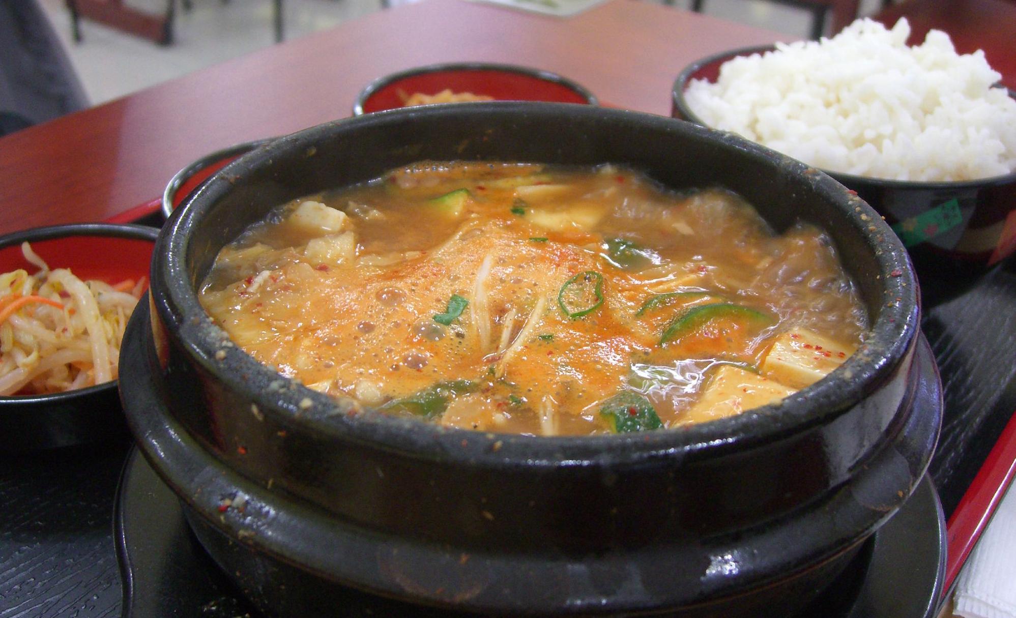 Doenjang jjigae – Món canh hầm tương nhắc vị cơm nhà của người Hàn Quốc