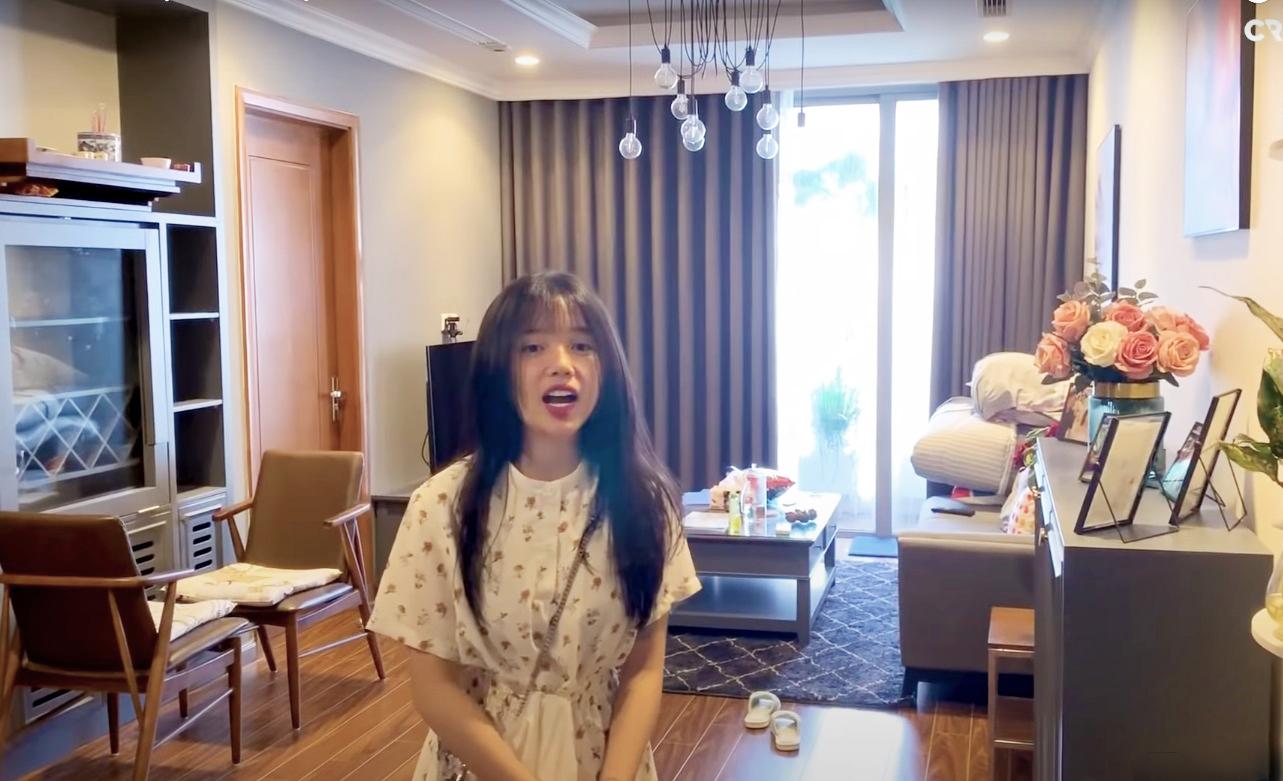 Ngắm căn hộ 2 phòng ngủ Linh Ngọc Đàm dành dụm suốt 6 năm để mua tặng bố mẹ
