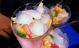 4 quán hoa quả dầm ngon, giá hợp túi tiền rất nổi tiếng của Hà Nội