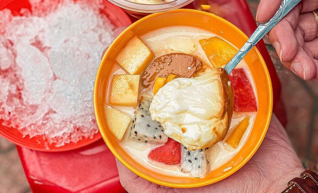 Quán caramen hơn 25 năm tuổi, mỗi ngày bán vài ngàn hộp trên phố Hàng Than