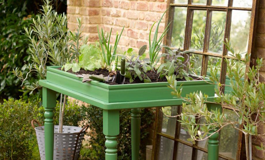 Nâng cấp sân vườn thêm xinh với 4 ý tưởng tái sử dụng nội thất cũ