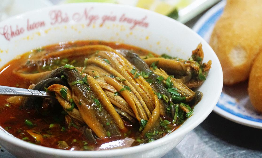 Súp lươn Nghệ An - bữa sáng dân dã nhưng dễ ghiền của Nghệ An