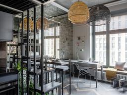 Học cách thiết kế căn hộ 26m² với phòng ngủ trên gác lửng cùng phong cách trang trí “chất lừ”