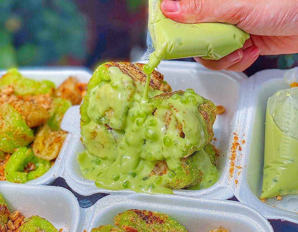 Xe chuối nếp lá dứa nướng xanh biếc ngon miệng, ngon mắt ở quận 11, Sài Gòn