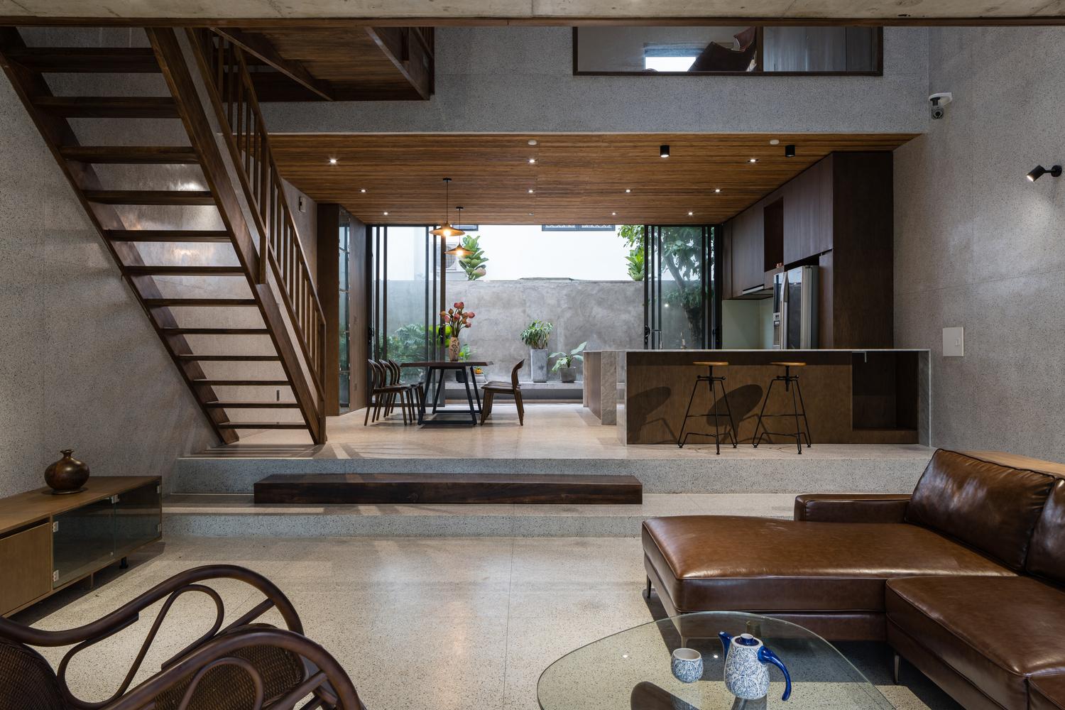 District 7 House: Nhà ống tại Sài Thành với view sông mát rượi cùng giếng trời làm điểm nhấn