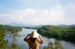 Đồi Vọng Cảnh, điểm du lịch “bắt trọn” vẻ đẹp nên thơ của Cố đô Huế