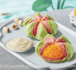 Hà hoa tô, món bánh hoa sen ngàn lớp KFC Trung Quốc tung ra đón Trung thu