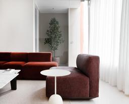 Red Box: Ngôi nhà 7 tầng mặt tiền nổi bật, nội thất tối giản tại Trung Quốc