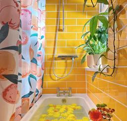 Trang trí phòng tắm bằng màu vàng rạng rỡ để cảm nhận "mùa Đông không lạnh"