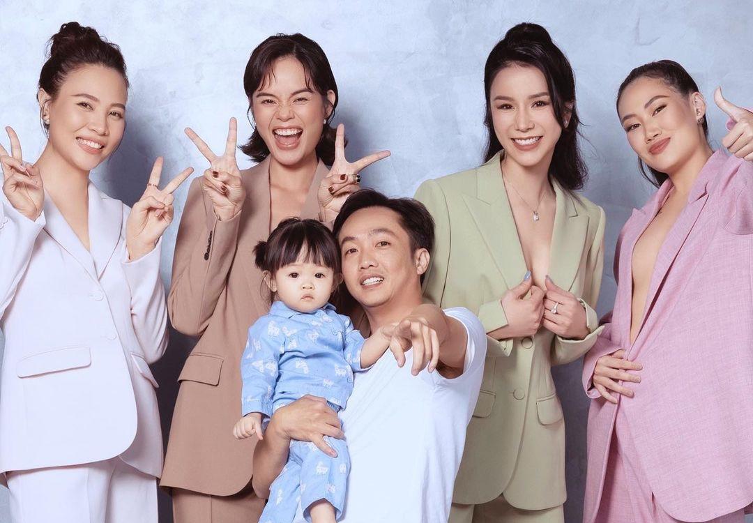 Đàm Thu Trang tái hợp hội bạn thân siêu mẫu nhưng Cường Đô La và Suchin chiếm trọn spotlight