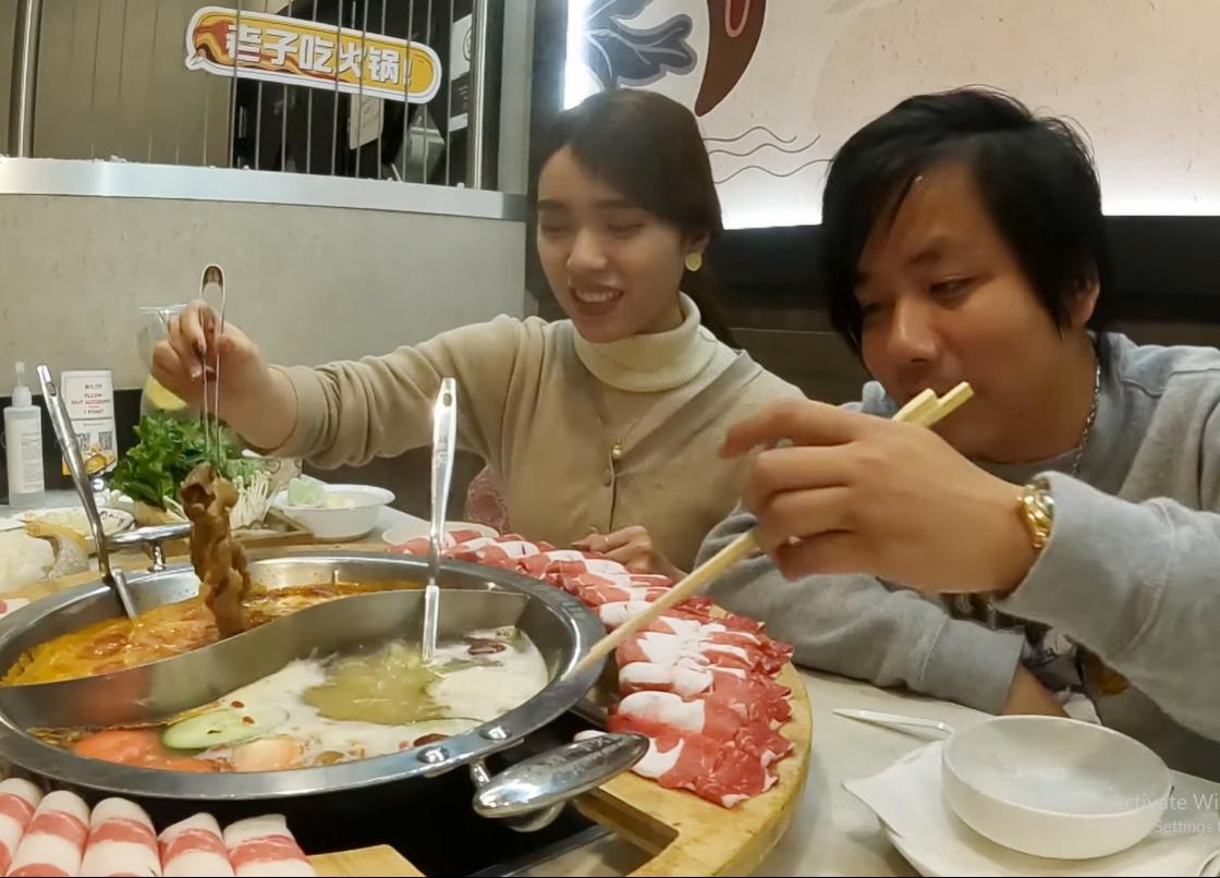 Những quy tắc trên bàn ăn của người Nhật phải biết để không bị dính ồn ào như Khoa Pug