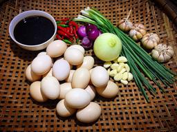 Trứng ngon, bổ nhưng không muốn hại sức khỏe đừng kết hợp với những nguyên liệu này