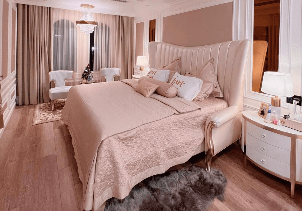 Cận cảnh phòng ngủ của Lệ Quyên: Sang chảnh, có chi tiết thể hiện tình cảm với Lâm Bảo Châu