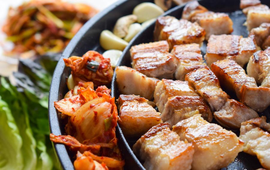 Bí quyết nướng thịt ba chỉ ngon như phim Hàn Quốc: Không lật thịt quá 3 lần, mỗi mặt nướng 3 phút